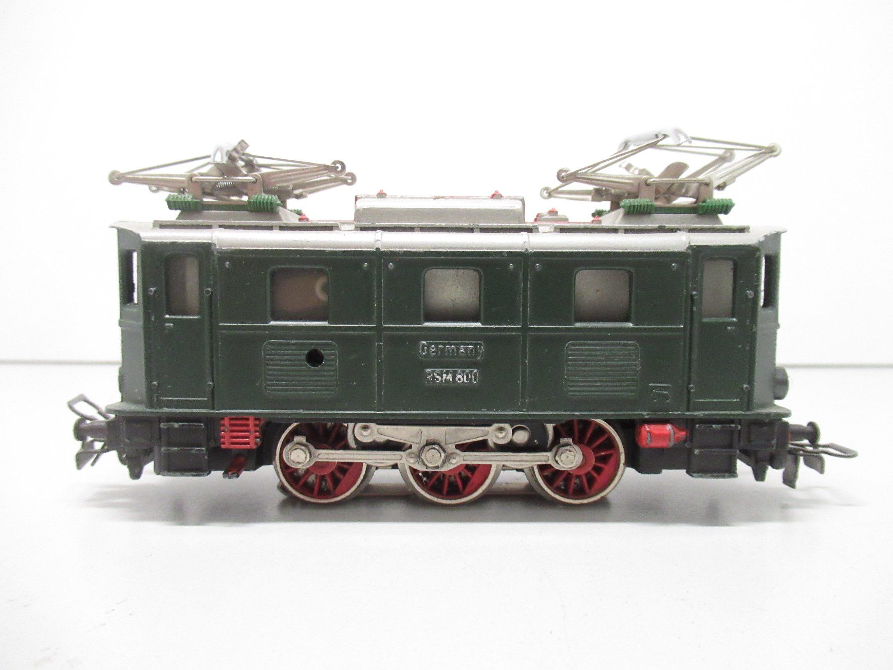 Märklin Modelleisenbahnen: Märklin RSM 800 mit LokPilot 3 Decoder ohne Originalverpack. – Gebraucht aus Basel von mhmarken 1