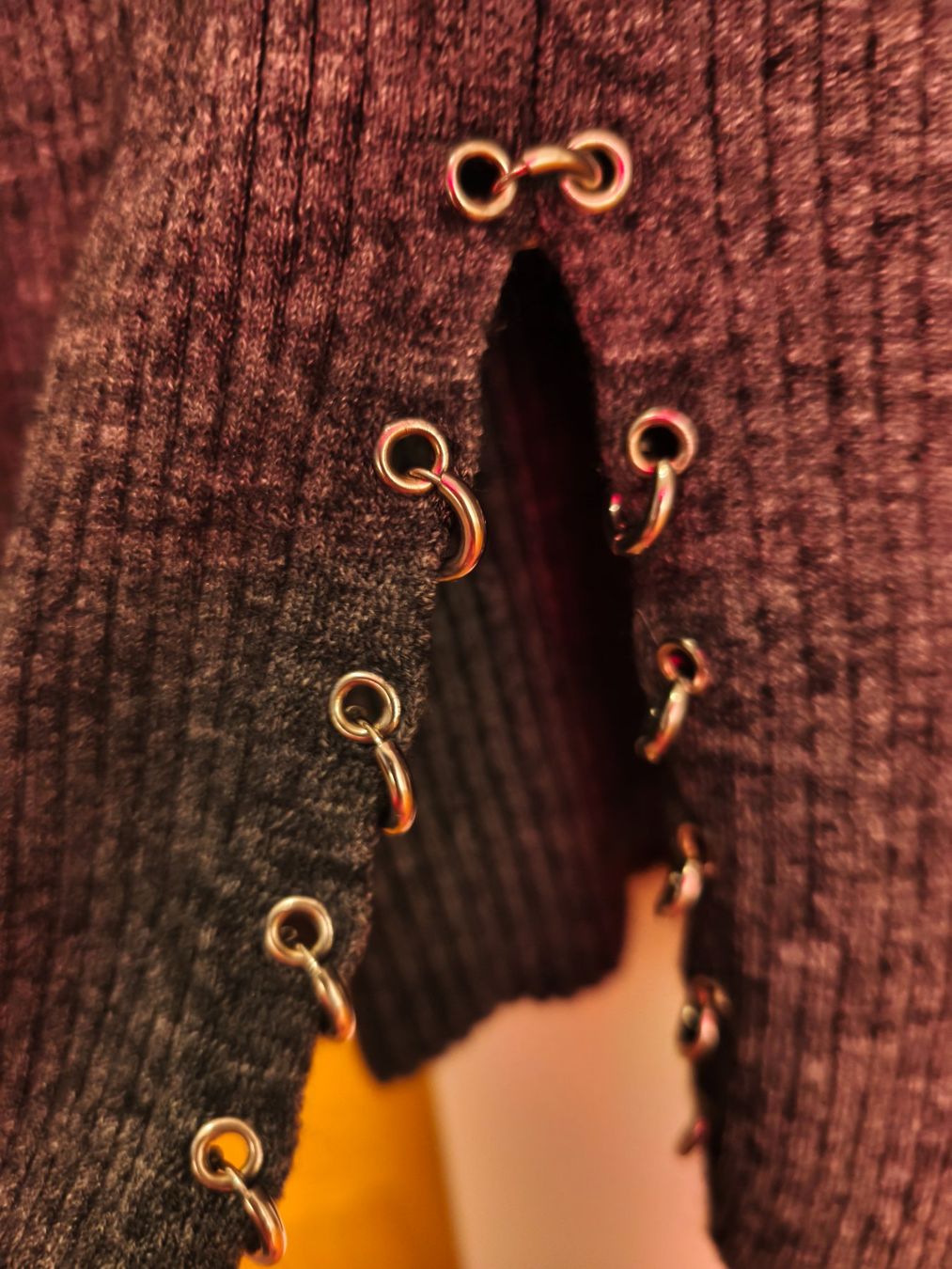 Maje Maglioni & Felpe: Maje Rippstrickpullover S mit auffälligem Rücken – Usato da Zürich venduto da DIMN 2