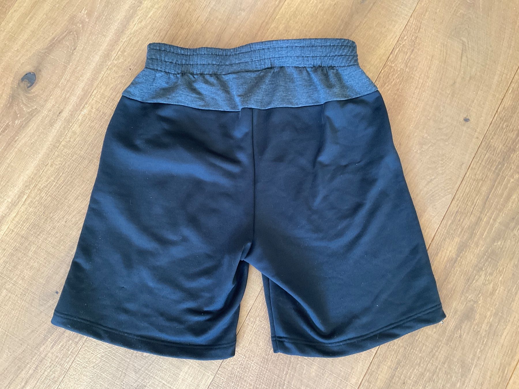 Pantalons: Powerzone Shorts Gr. 152 – D'occasion à Winterthur par aionila 3