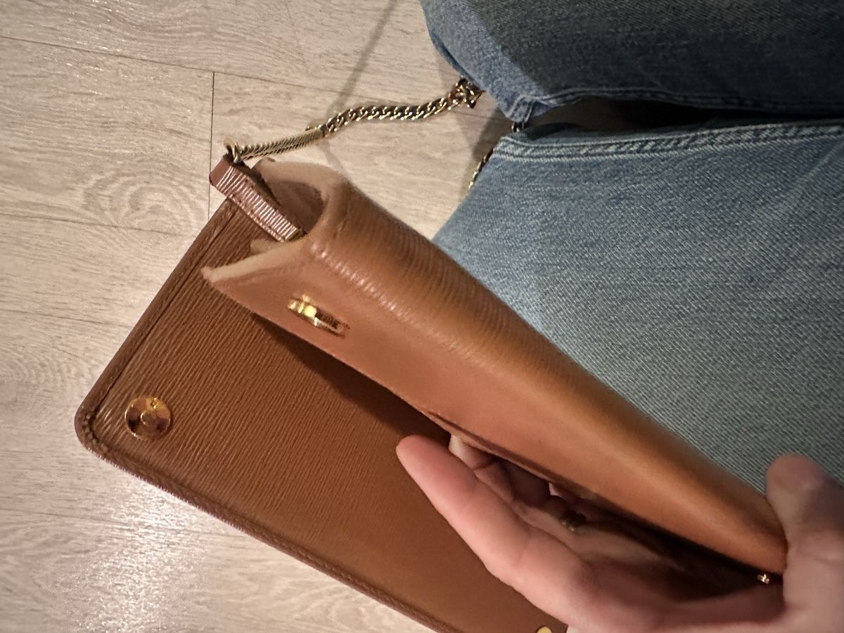 Prada Altro in  Abbigliamento & Accessori: Prada borsa a tracolla in pelle marrone con catena – Usato da Niedergösgen venduto da ani_bq8w 7