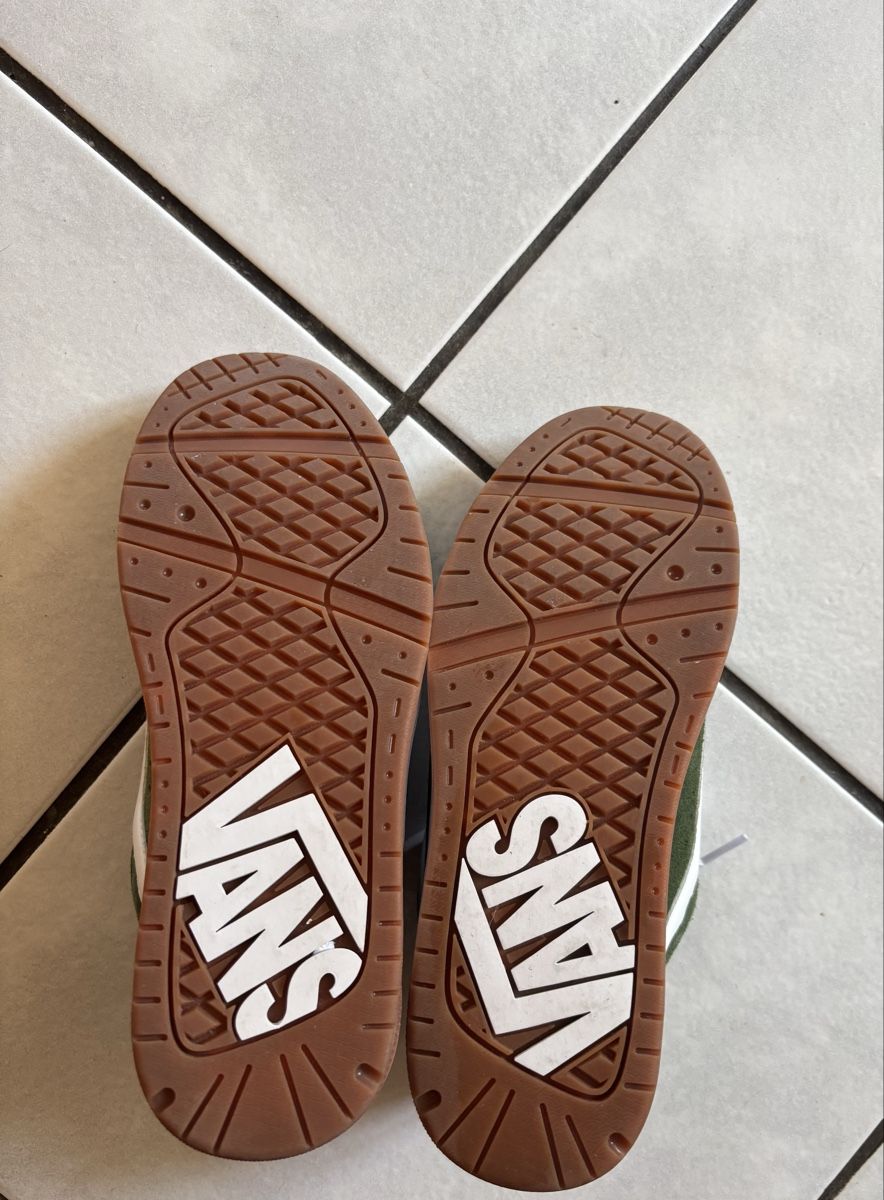 Vans Chaussures hommes: Vans hylane NEUVES – Neuf (Voir description) à La Chaux-de-Fonds par _saraa23 2