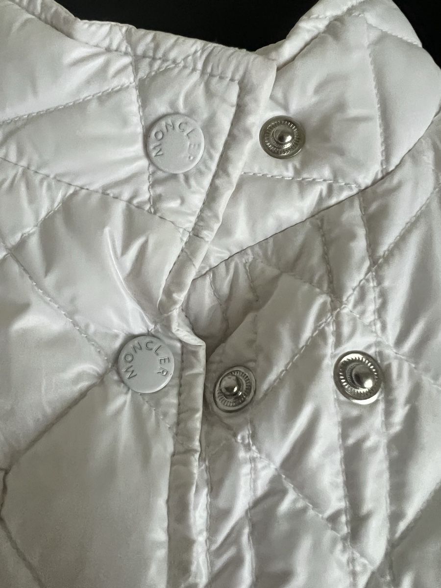 Moncler Giacche & Cappotti: Moncler Jacke Mädchen 5 Jahre – Usato da Zumikon venduto da DamenFashionShop 8