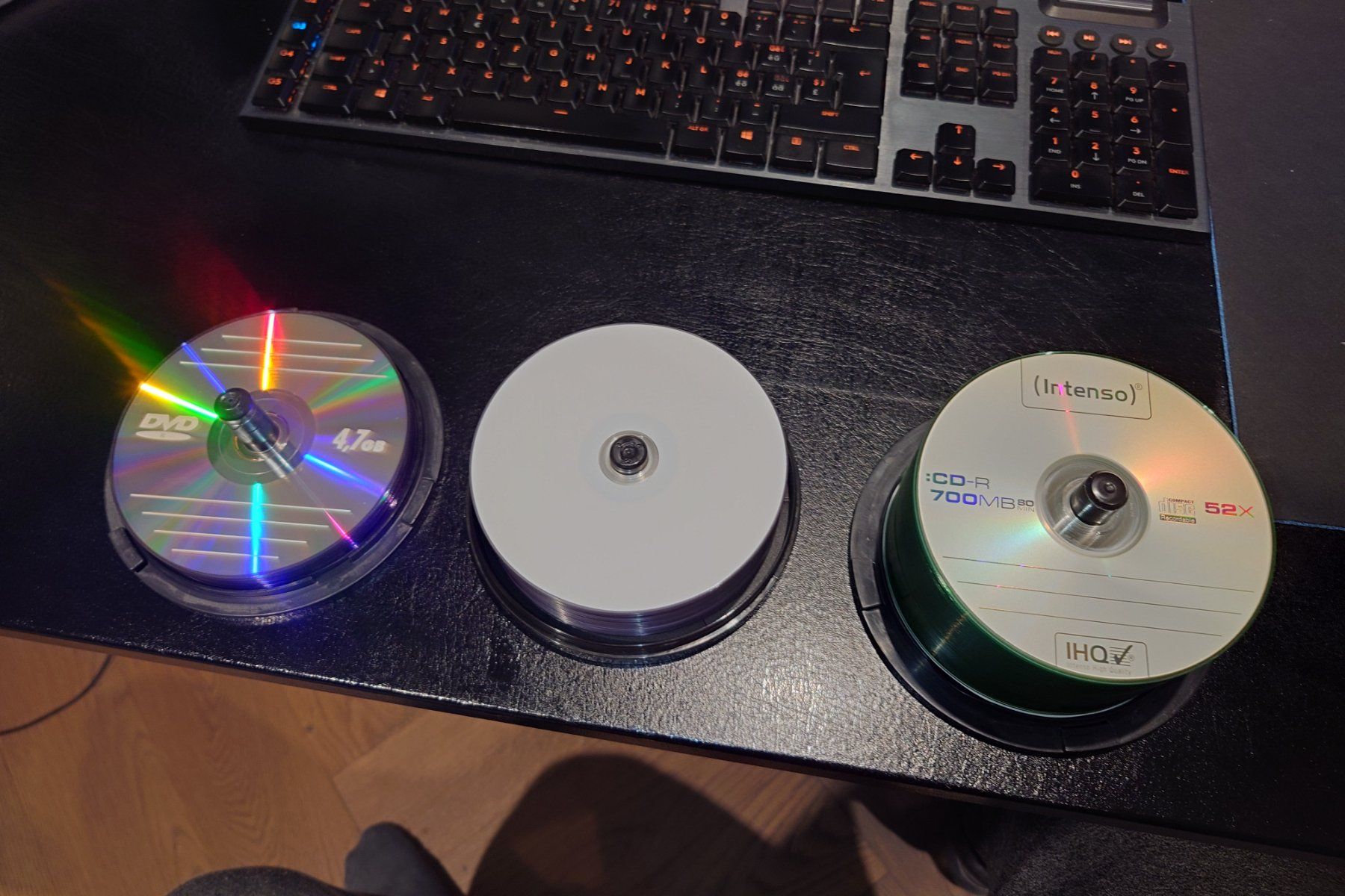Tutti i DVDs: DVD und CD-R Rohlinge – Nuovo (secondo la descrizione) da Stäfa venduto da SirBobbey