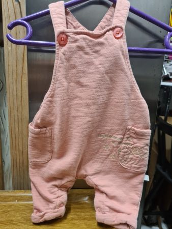 Baby Latzhose 50- gross geschnitten