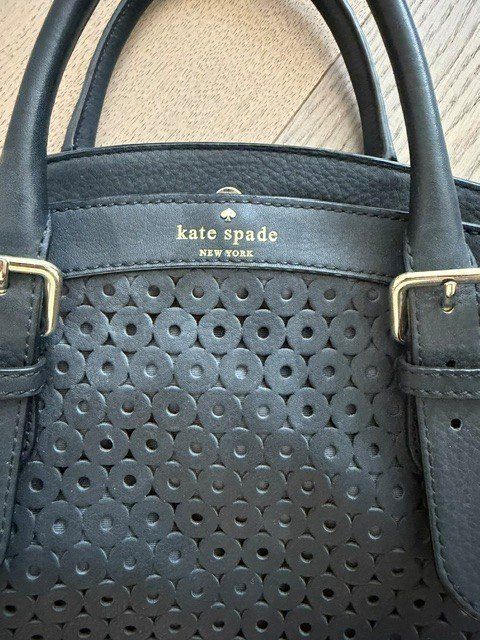 Kate Spade Borse da donna: Kate Spade Ledertasche schwarz gelocht – Usato da Bern venduto da howi72 1