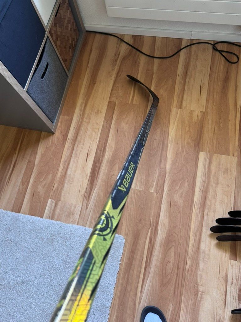 Bauer Stöcke & Schaufeln: Eishockey Schläger Bauer neuwertig – Neu (gemäss Beschreibung) aus Hettlingen von ced_bbm2 4