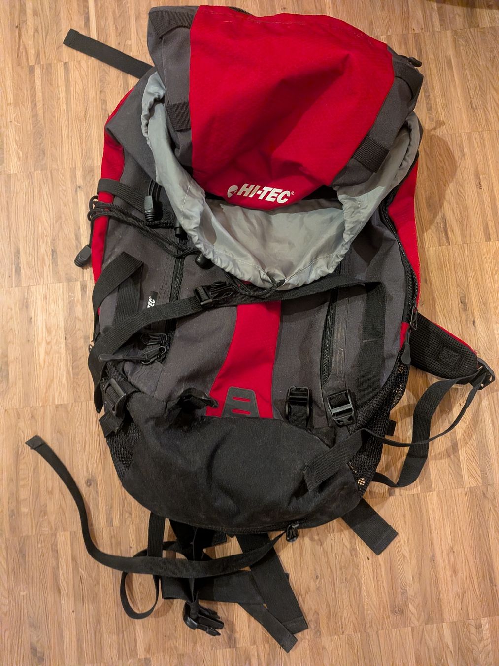 Zaini: Wanderrucksack Hi-Tec – Usato da Muttenz venduto da wr081