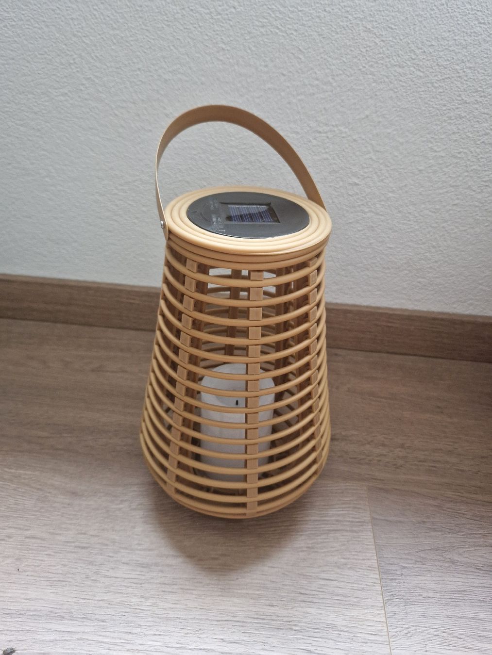 Lanterne: Lanterne solaire – Nuovo (secondo la descrizione) da Court venduto da car_lc8s