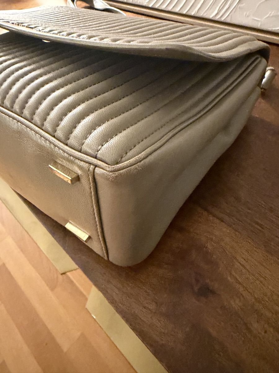 DKNY Taschen für Damen: DKNY Handtasche aus Leder – Gebraucht aus Wallisellen von val_mtp5 5