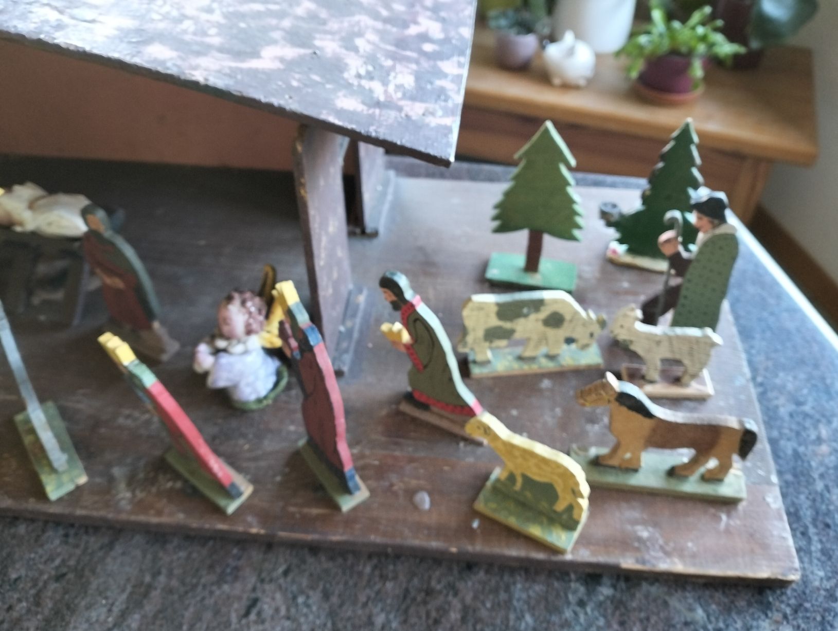 Alle Dekorationen: Weihnachtskrippe Holz mit Figuren Set gebrauchter Zustand – Gebraucht aus Termen von Zofingia01 1