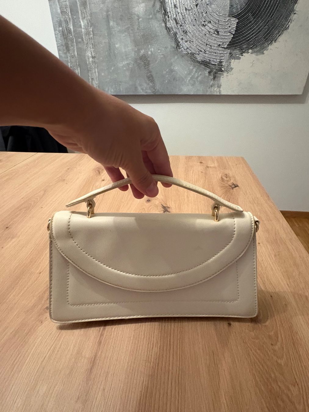 Taschen für Damen: Handtasche weiss mit Schulterriemen – Gebraucht aus Kloten von swarovski16 3