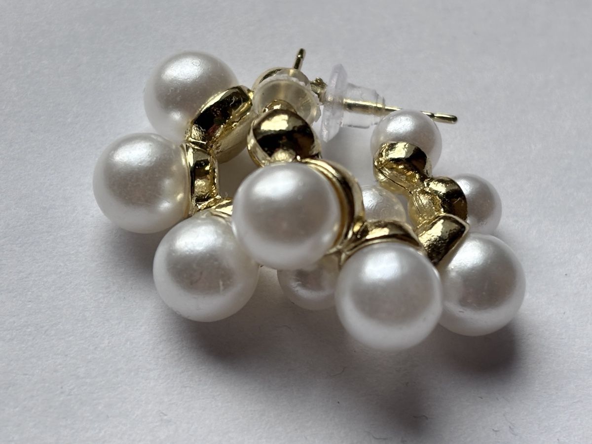 Orecchini pendenti & Orecchini a lobo: Hoops with Faux Pearl – Nuovo (secondo la descrizione) da Dübendorf venduto da S1973E 1