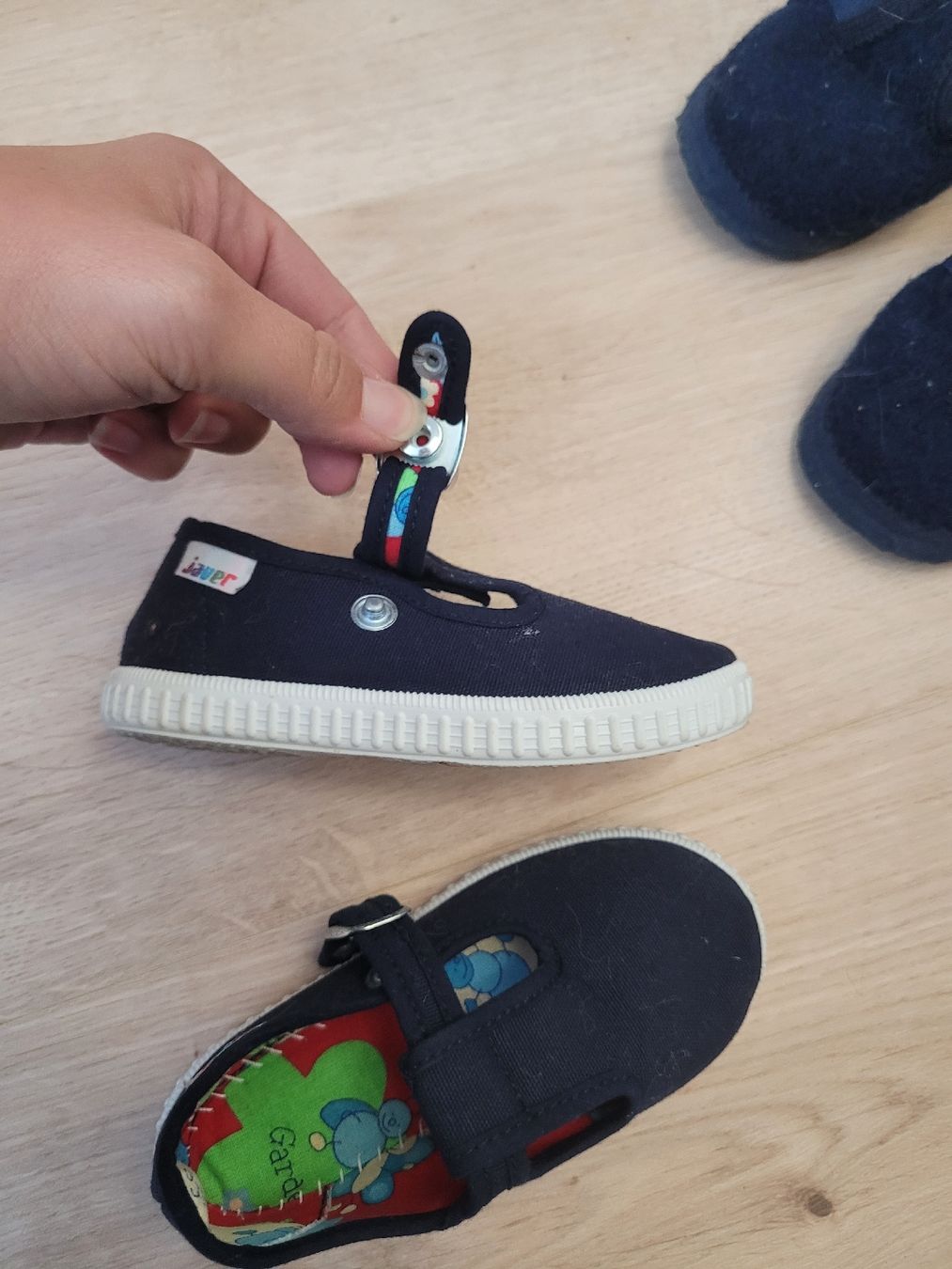 Scarpe per ragazzi: schöne Schuhe Gr. 23 – Usato da Lupsingen venduto da sta_wgg5 3