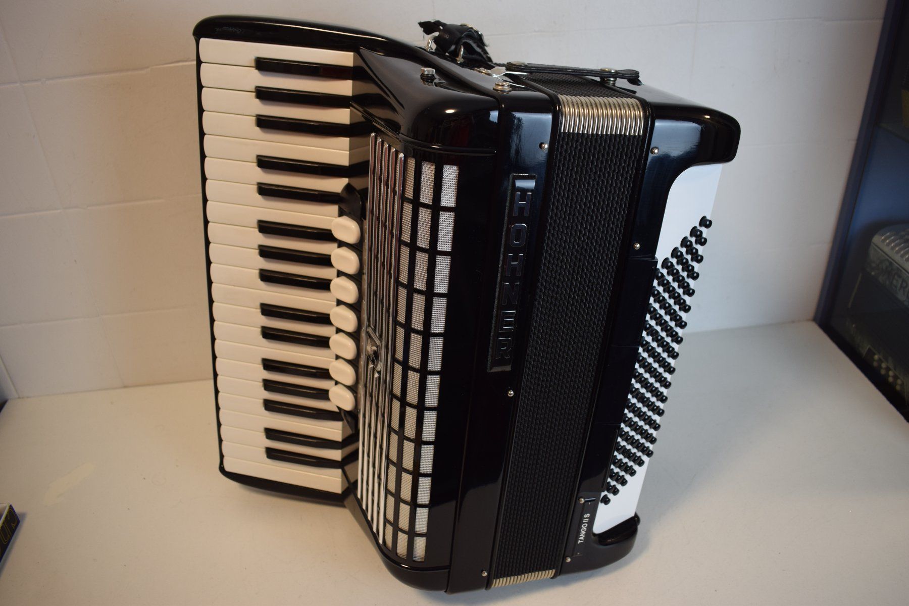 Hohner Musikinstrumente: Akkordeon chromatisch Hohner Tango II S – Gebraucht aus Zürich von baumusik 7