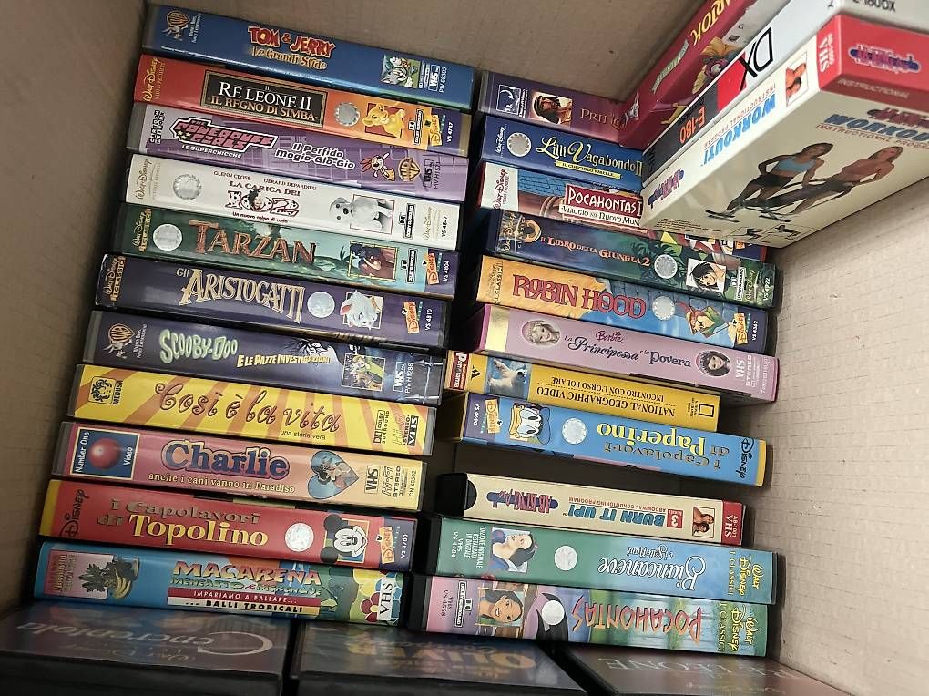 Toutes les VHS: VHS  – D'occasion à Chiasso par fairy81