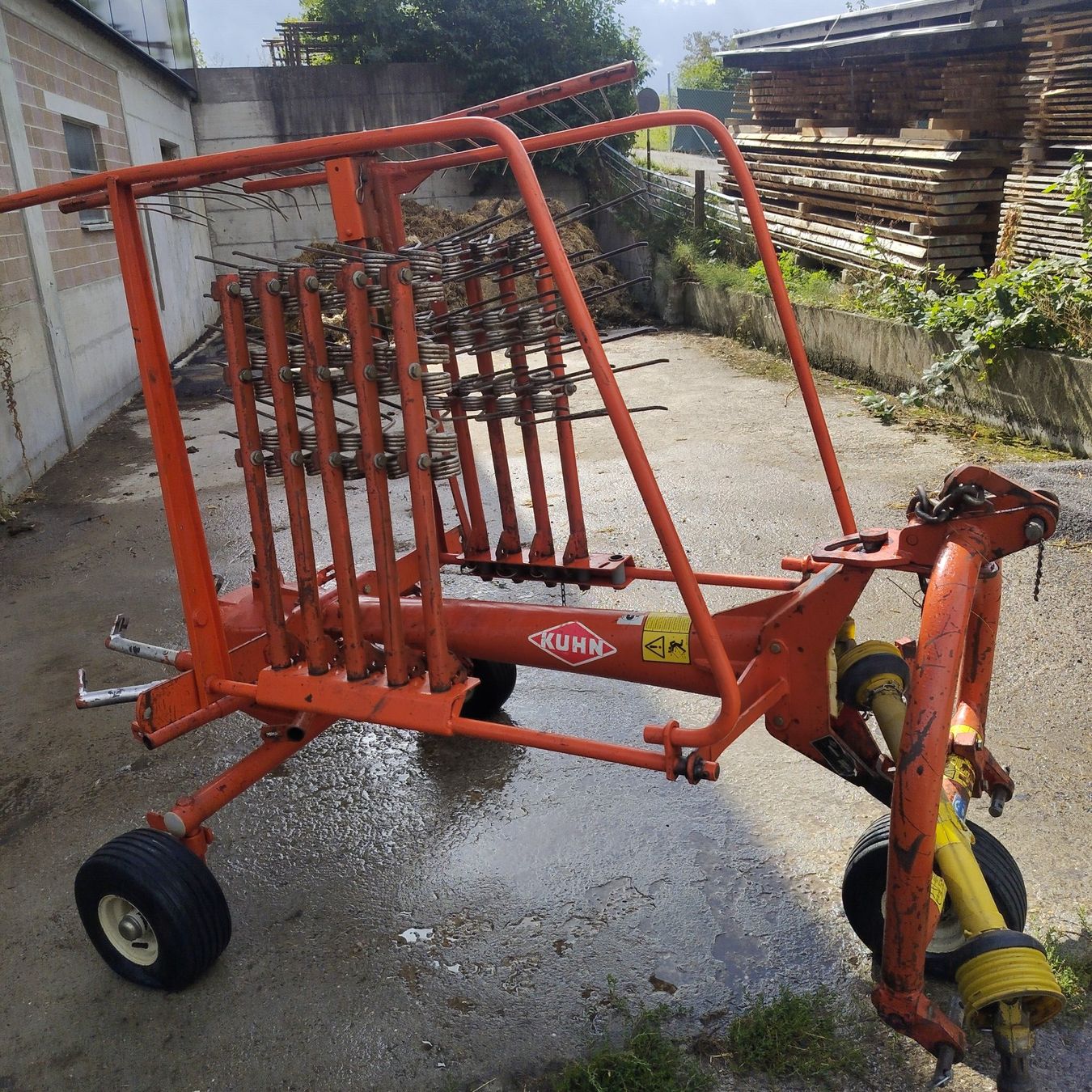 Kuhn Fauchage: Kreiselschwader Kuhn – D'occasion à Herisau par kobiza