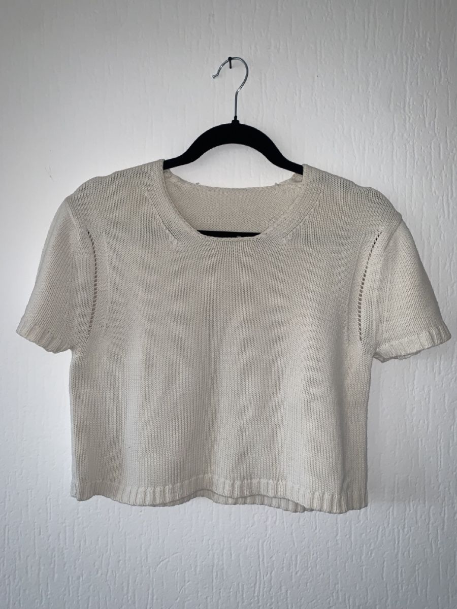 Top: T-shirt maille blanc crème, taille S – Usato da Lausanne venduto da Xiaoxi
