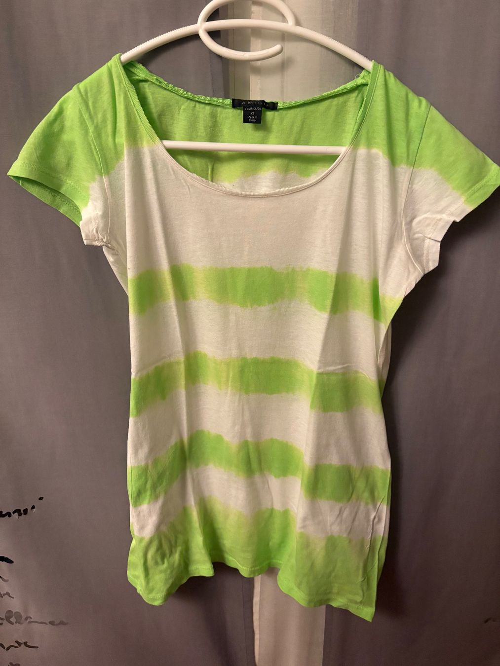 T-shirt: T-shirt rayures vertes et blanches T.XS – Style estival ☀️ – Usato da Lausanne venduto da ine_6c2m