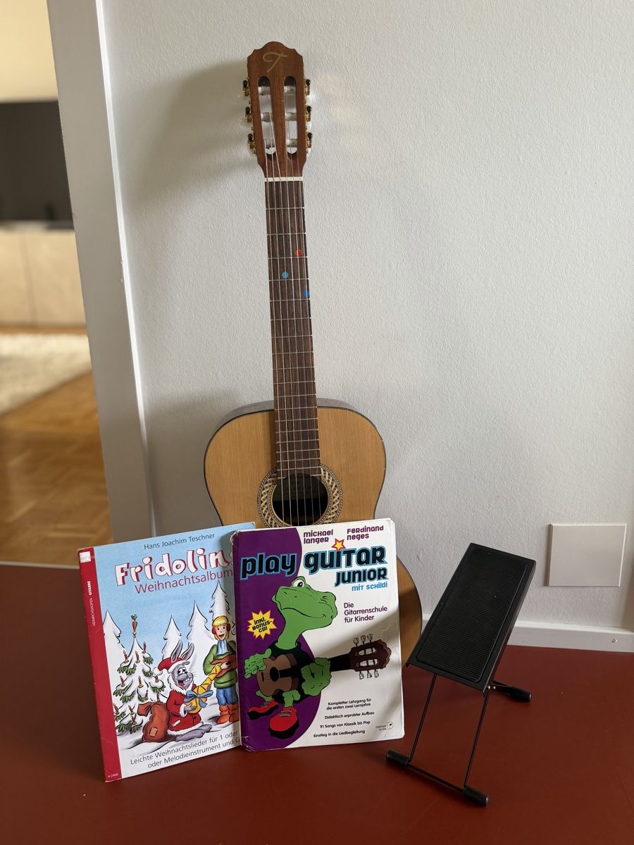 Musikinstrumente: Kinder Gitarre – Gebraucht aus Speicher von rom_j677