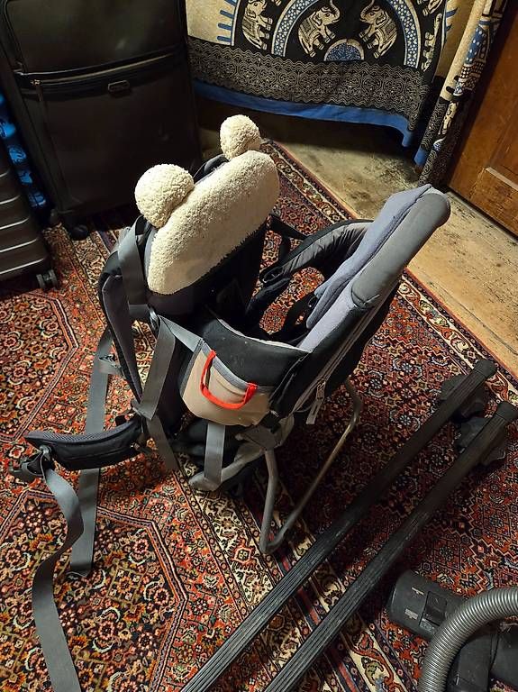 Vaude Bauch- & Rückentragen: Kinderkraxe - Vaude Jolly Comfort - Rückentrage für Kinder – Gebraucht aus Männedorf von PunktumSaliens