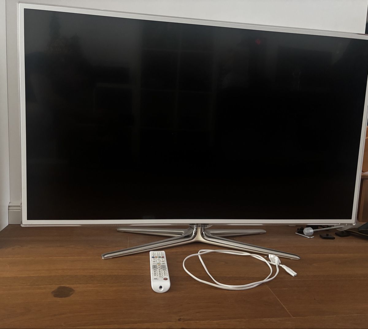 Fernseher: Samsung UE50ES6710 TV – Gebraucht aus Wallbach von yan_kn7c