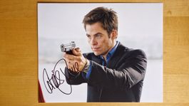 Chris Pine, Original Autogramm auf Grossfoto in Farbe