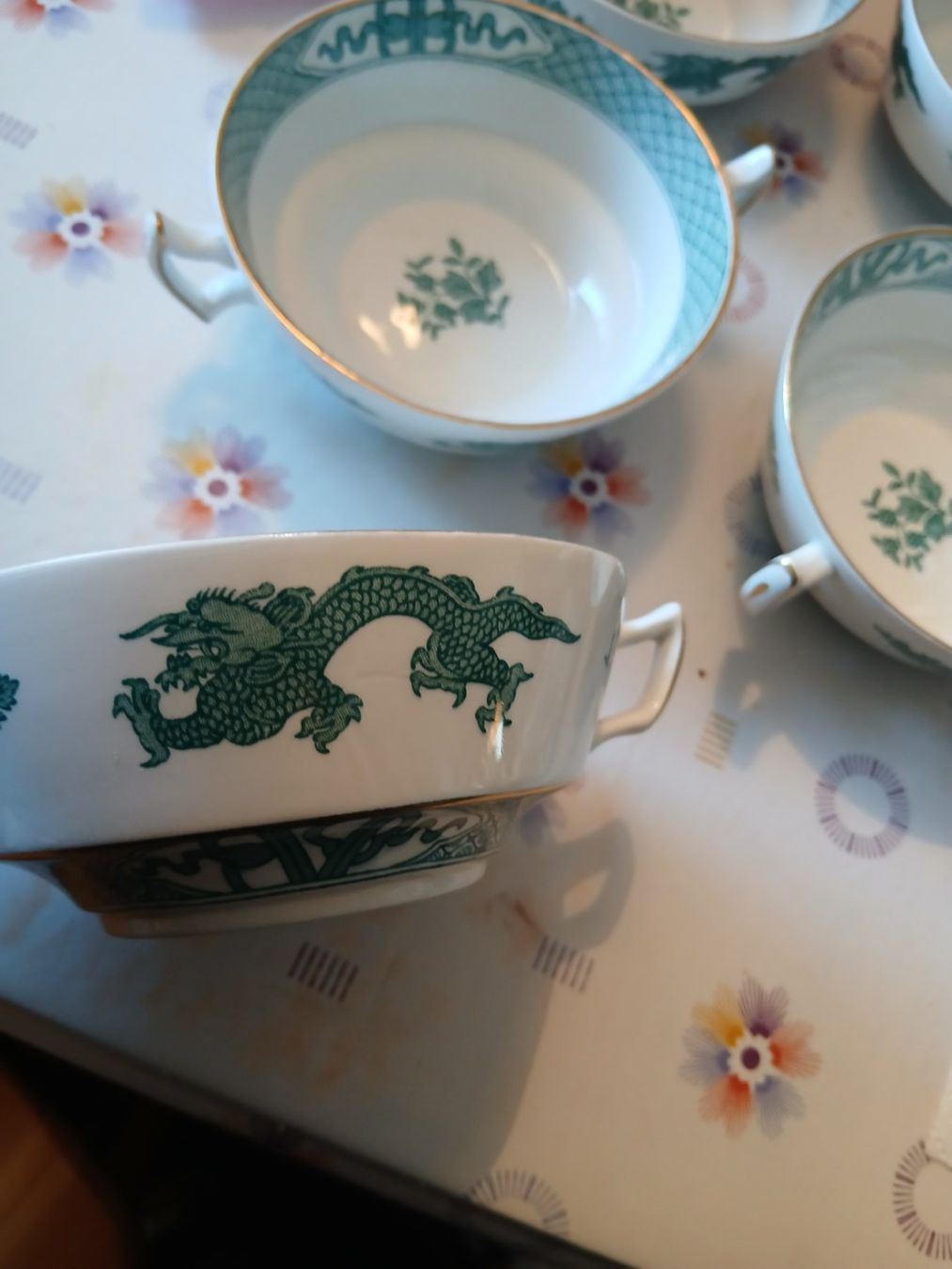 Set di piatti: GRAGON  MADE IN ENGLAND – Usato da Lichtensteig venduto da georgiospab.03 3