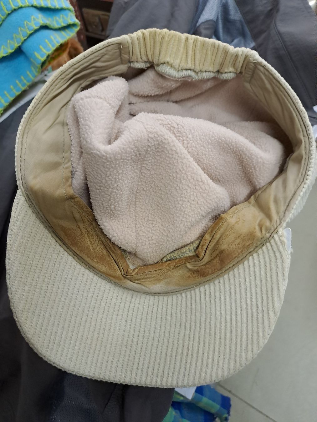 Altro in  Abbigliamento & Accessori: Stylische Cordmütze, Creme, Einheitsgrösse – Usato da Zürich venduto da Schoebi19 3