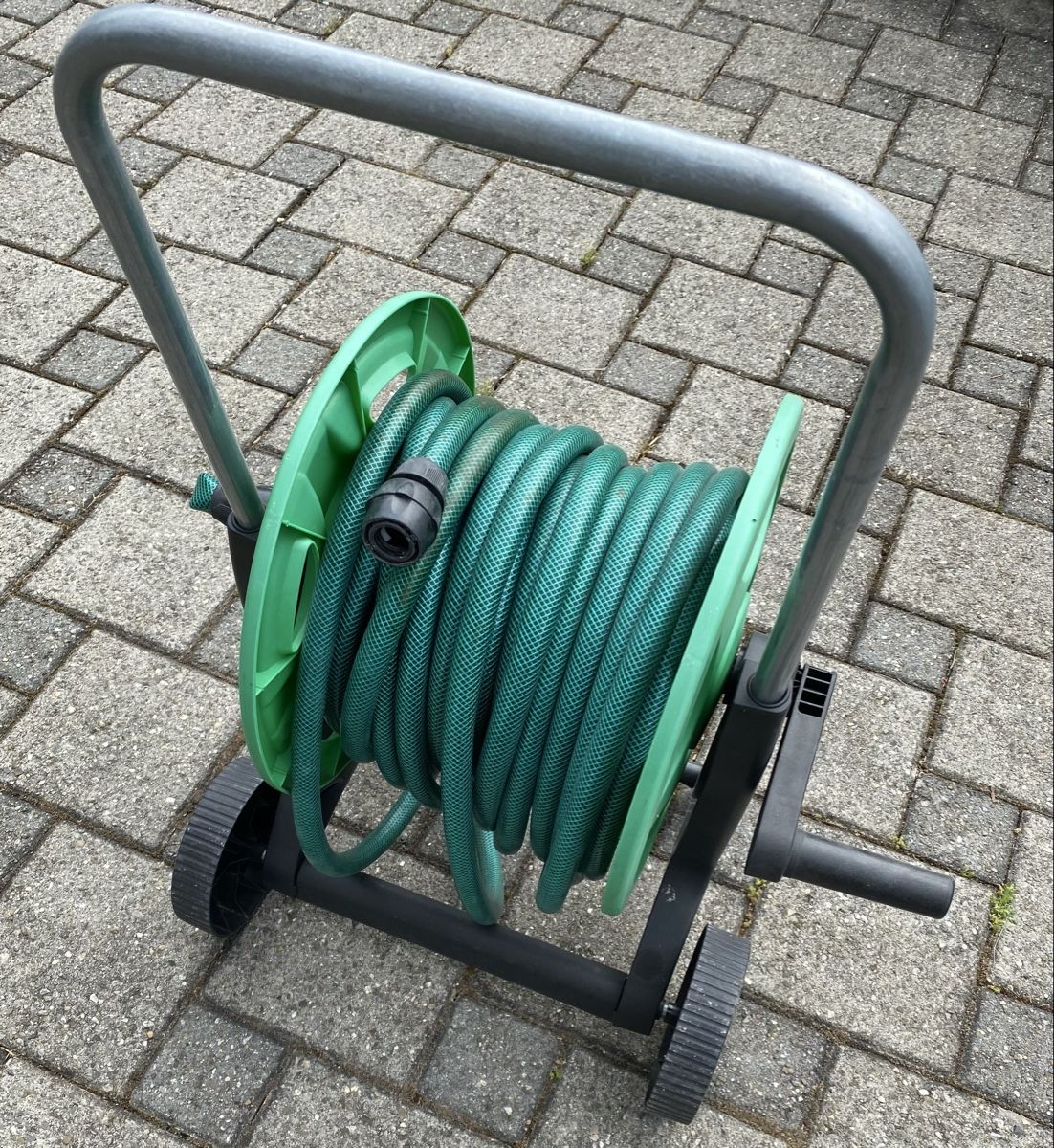 Tubi & Tubi flessibili: Schlauchwagen Schlauchrollenhalter mit Schlauch – Usato da Bözberg venduto da RosmarieOb 2
