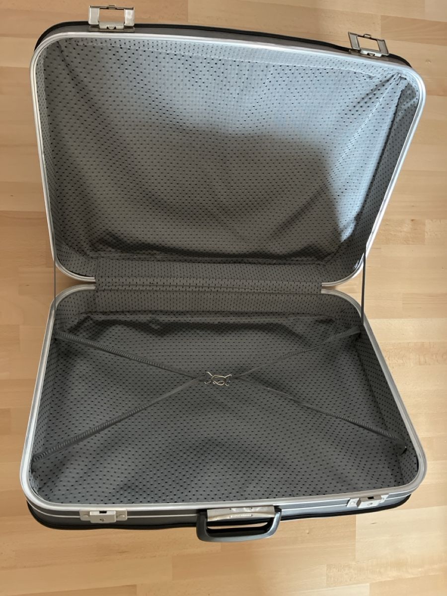 Reisekoffer: Klassischer Koffer, Vintage, schwarz, stabil – Gebraucht aus Bassersdorf von Steyning88 2