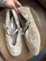 Kunstfell-Ballerinas von Zara im Mary-Jane-Stil Neu