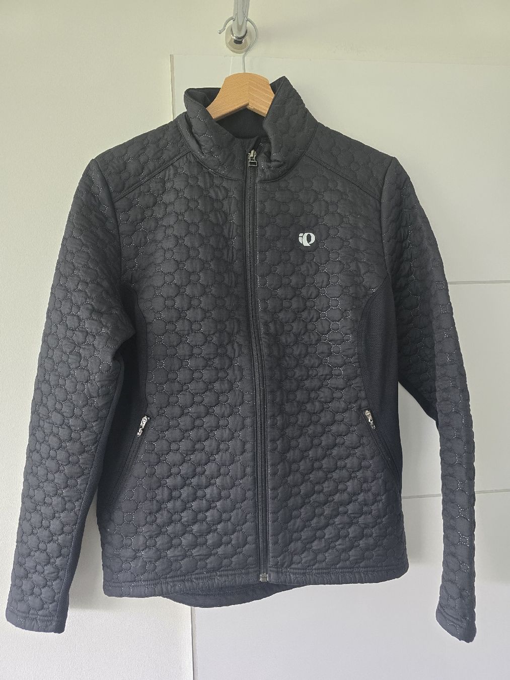 Pearl Izumi Jacken: Pearl Izumi Damenjacke, Grösse L (entspricht M) Top Zustand! – Neu (gemäss Beschreibung) aus St. Gallen von charly92