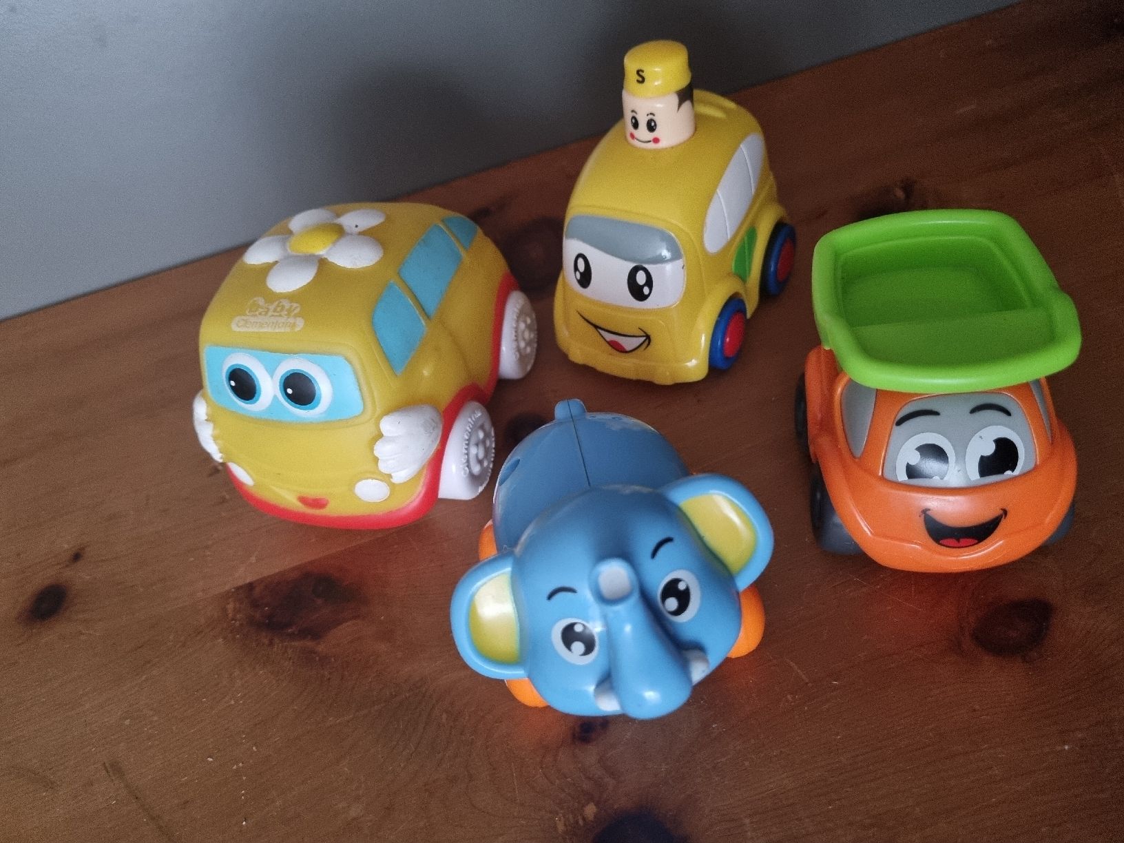 Spielzeuge: 4 Spielzeug Auto – Gebraucht aus Steinen von turbogeiss99 3
