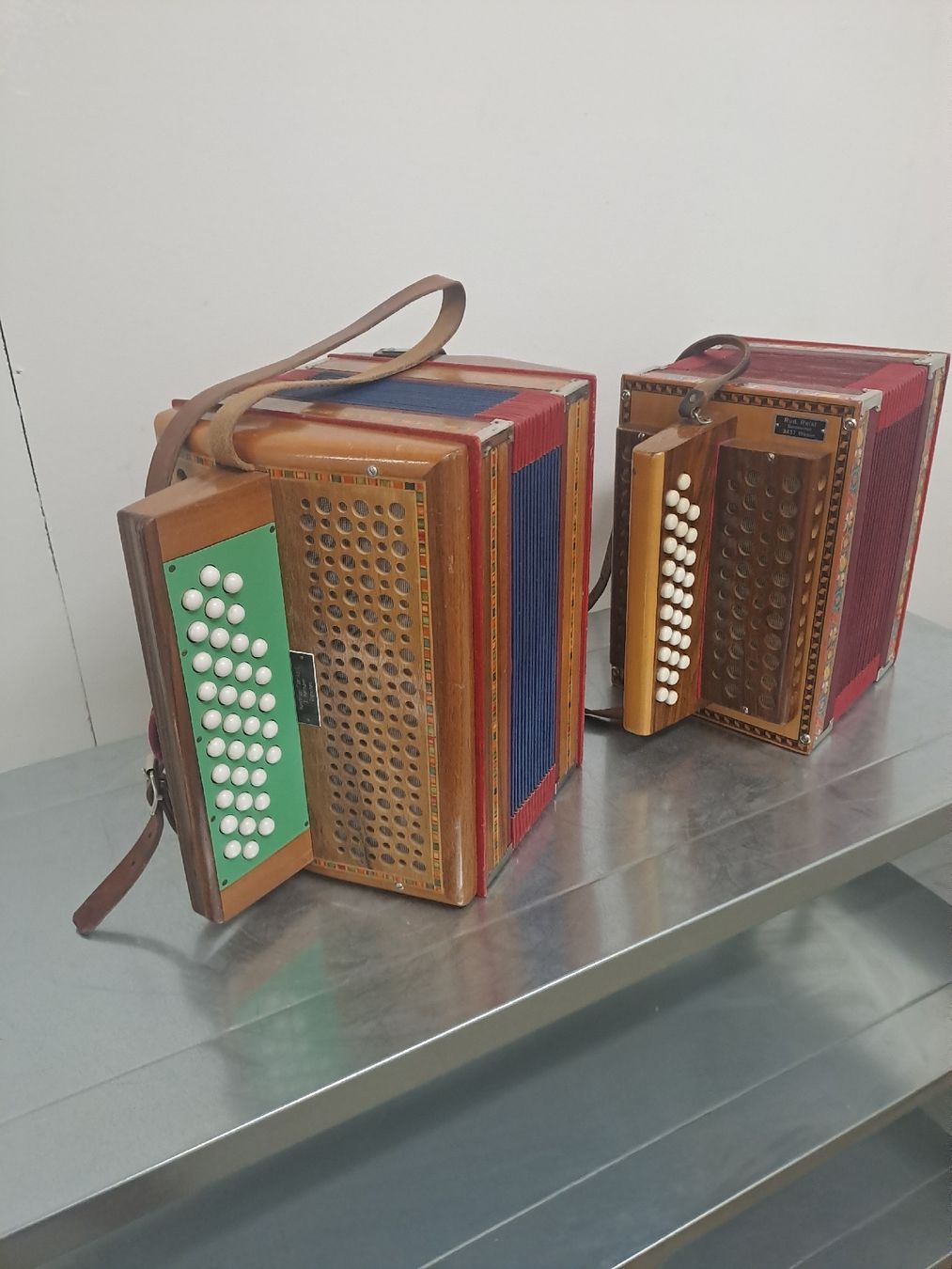 Strumenti musicali: 2 schwyzerorgeli zum verkaufen – Usato da Villeneuve venduto da BibiVintage 6