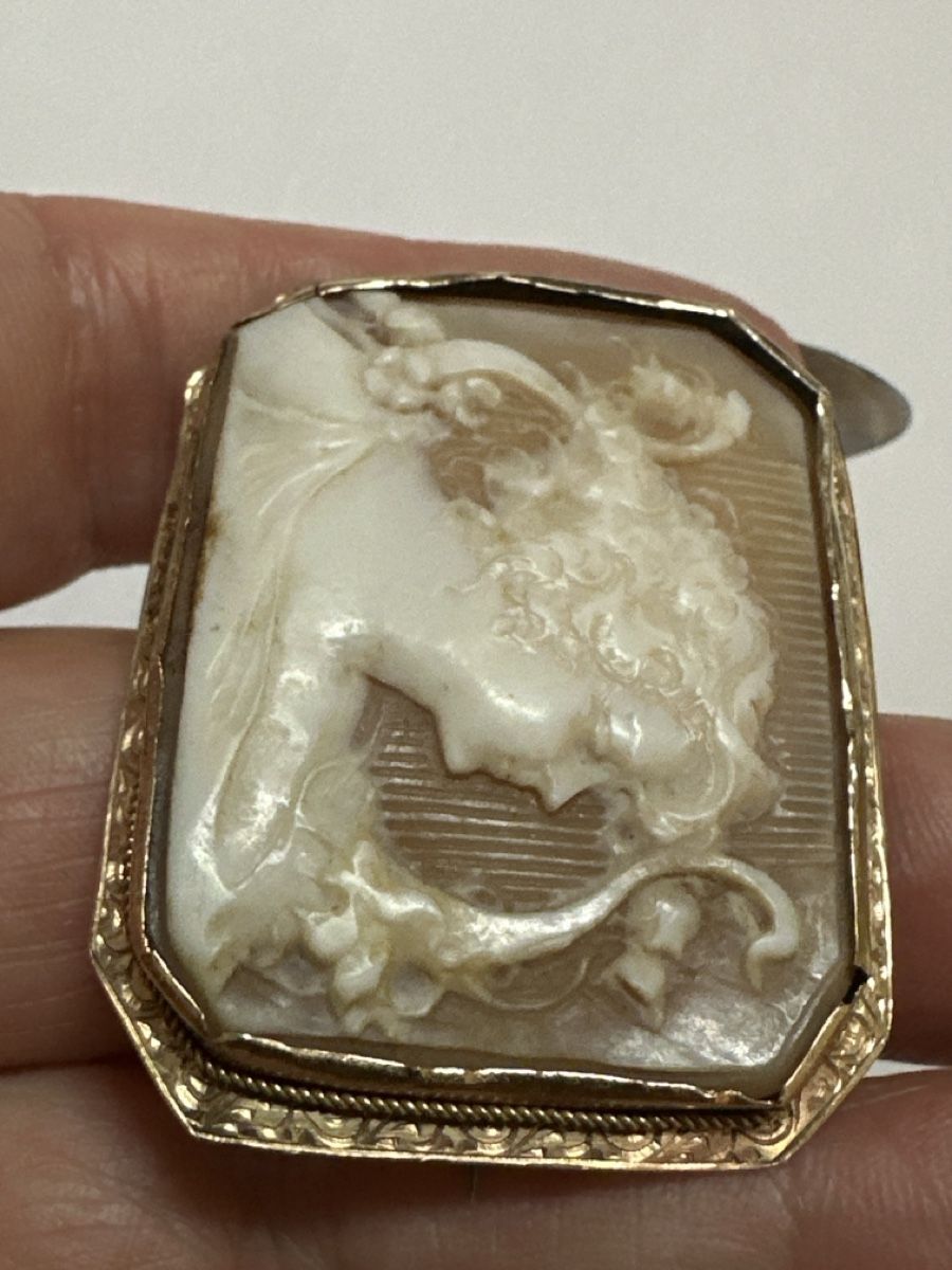 Broschen & Nadeln: Broche ancienne en or – Gebraucht aus Montreux von pip_59l5 5