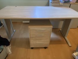 Joli bureau avec caisson. Comme neuf 
