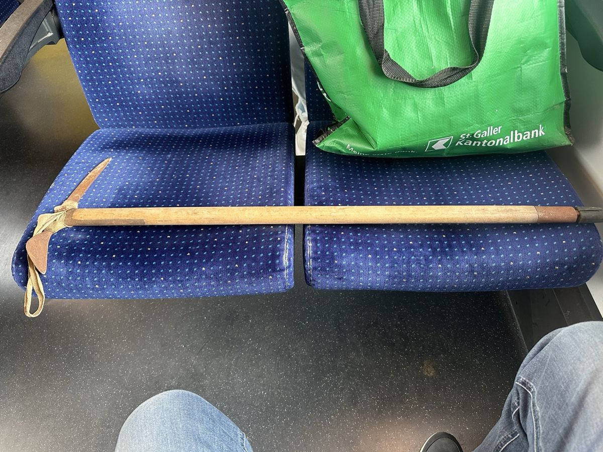 Kletterausrüstungen: Eispickel Guggelmann – Gebraucht aus Nürensdorf von maqopaqo 1
