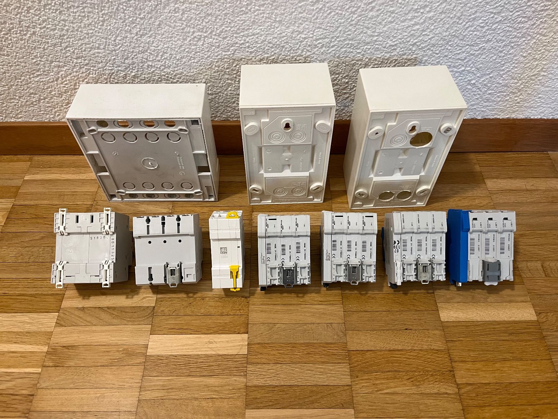Hager Alimentazione elettrica: Sicherung, FI, LS, Hager, Legrand, Elektromaterial – Usato da bern venduto da sanducci 4
