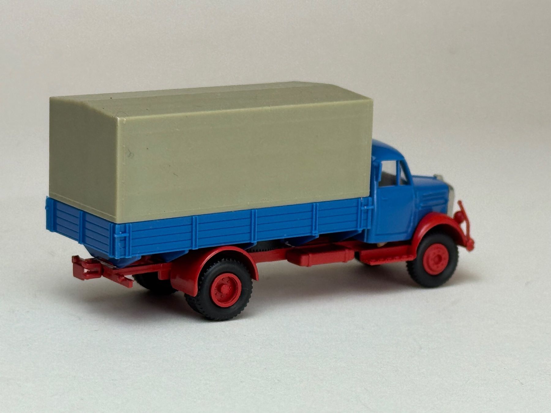 Brekina Modellini d'auto: GB- Brekina Borgward Pritsche blau – Usato da Elm venduto da Wikmtz 1