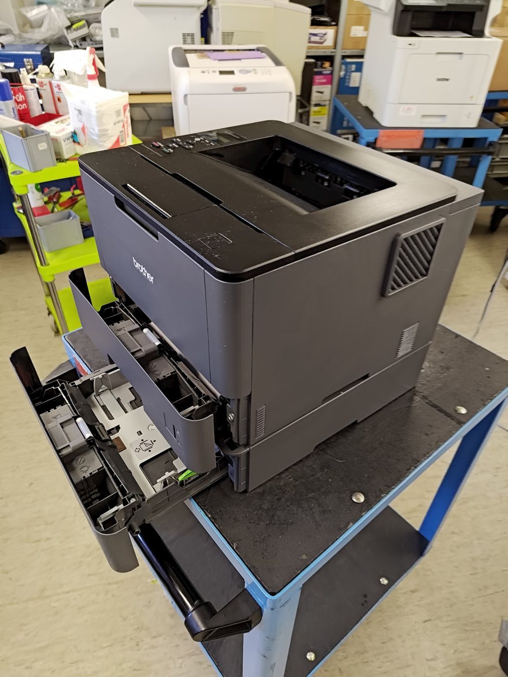 Brother Stampanti: Brother HL-L5200dw – Usato da Birmenstorf AG venduto da Src_ag 1