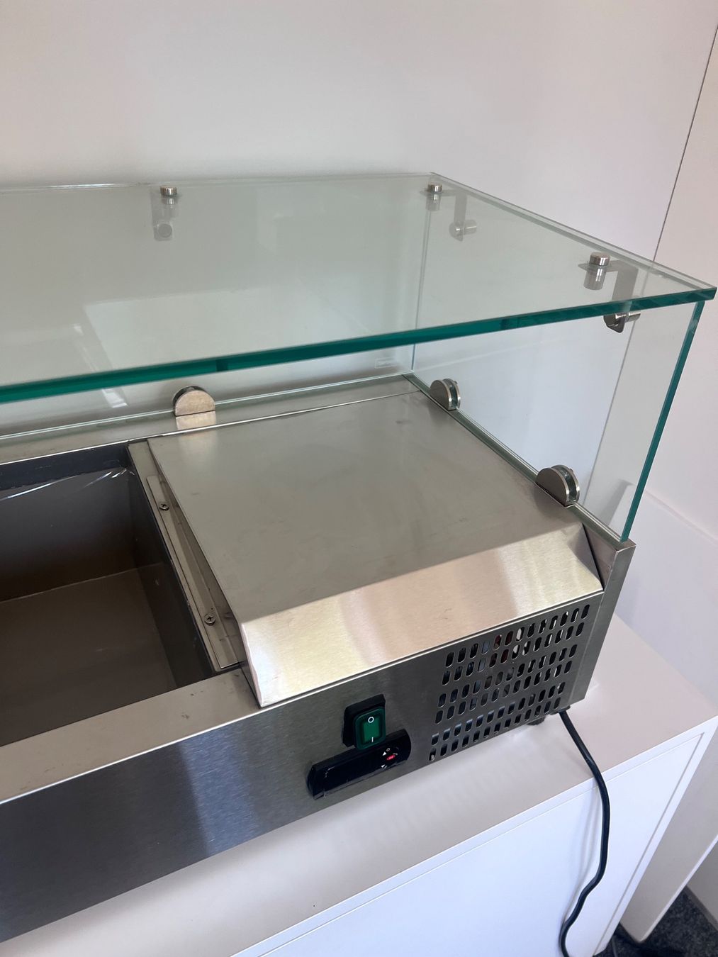 Elettrodomestici da cucina: Kühlaufsatzvitrine Gastro – Usato da Reinach BL venduto da tba_2gyj 1