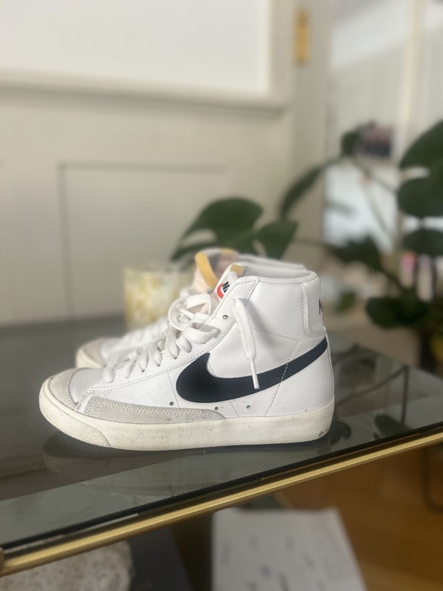 Nike Chaussures femmes: Nike Blazer Mid '77 Grösse 36,5 gebraucht – D'occasion à Bern par anu_b9y9 1