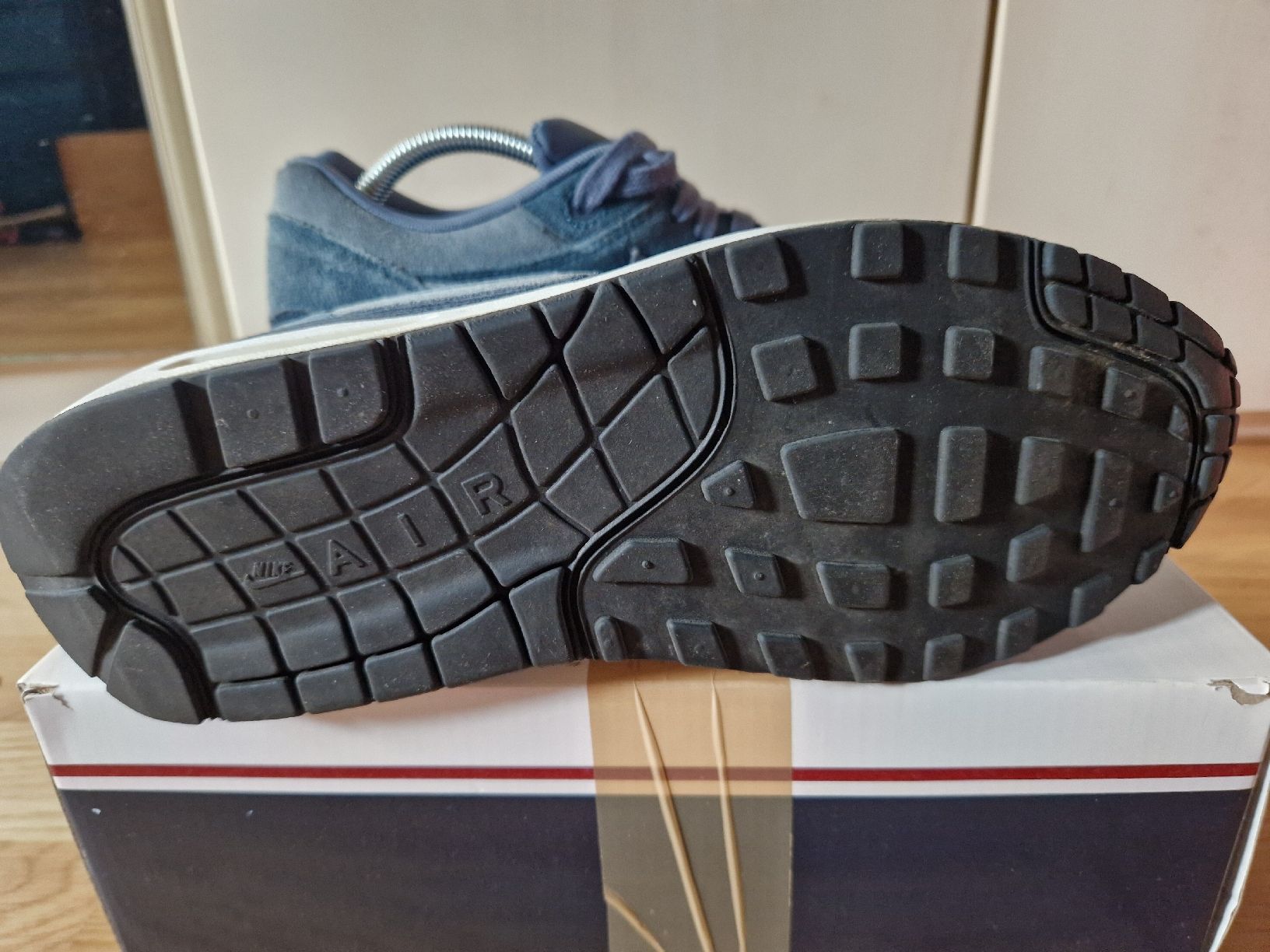 Nike Scarpe da uomo: Nike Air Max 1 Armory Slate 43 – Nuovo (secondo la descrizione) da Münchenbuchsee venduto da Ludo_Braenz 3