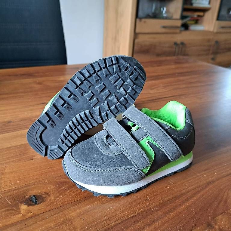 Schuhe für Jungen: Kinderschuhe Smile - Grösse 22 – Neu (gemäss Beschreibung) aus Hägendorf von PRvR 1