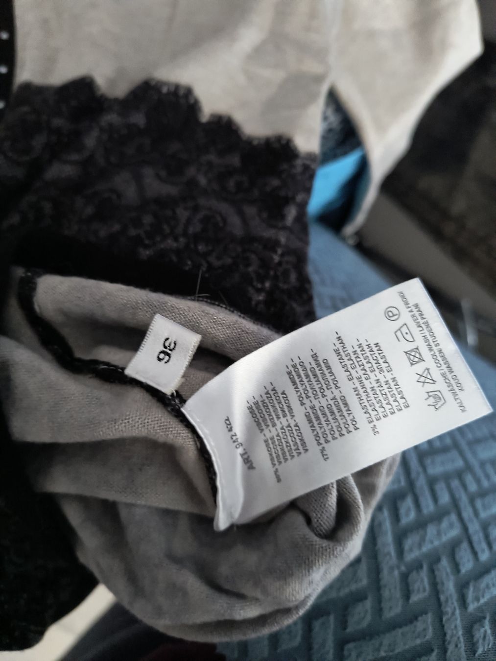 Vestes: Damen Strickjacke beige Grösse 36 VIA APPIA – D'occasion à Schöfflisdorf par kin_2dp9 2