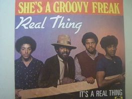 Vinyl Single Real Thing - She's A Groovy Freek