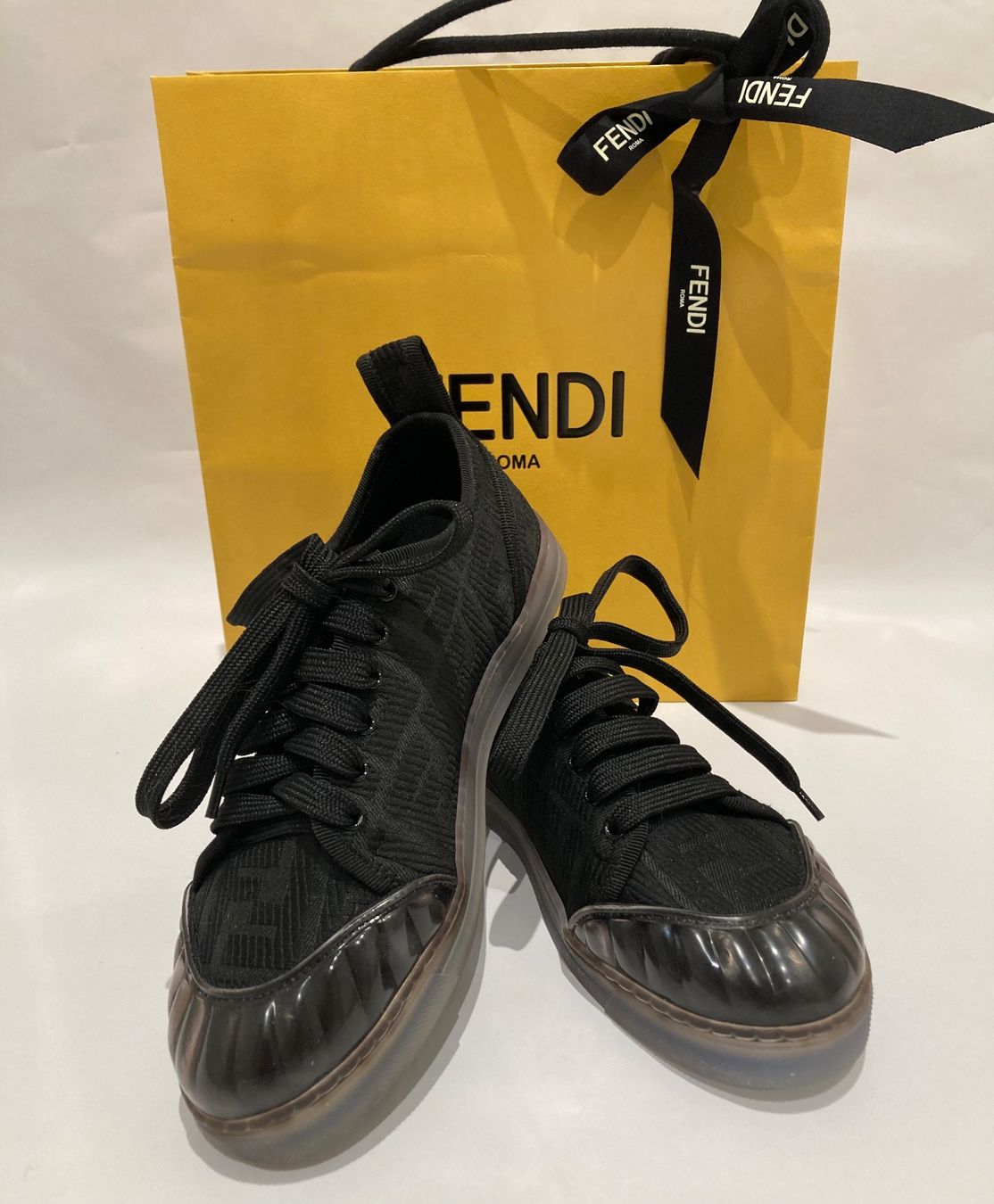Fendi Scarpe da donna: Fendi sneakers 35 – Nuovo e nell'imballaggio originale da Paradiso venduto da Kayakara 7