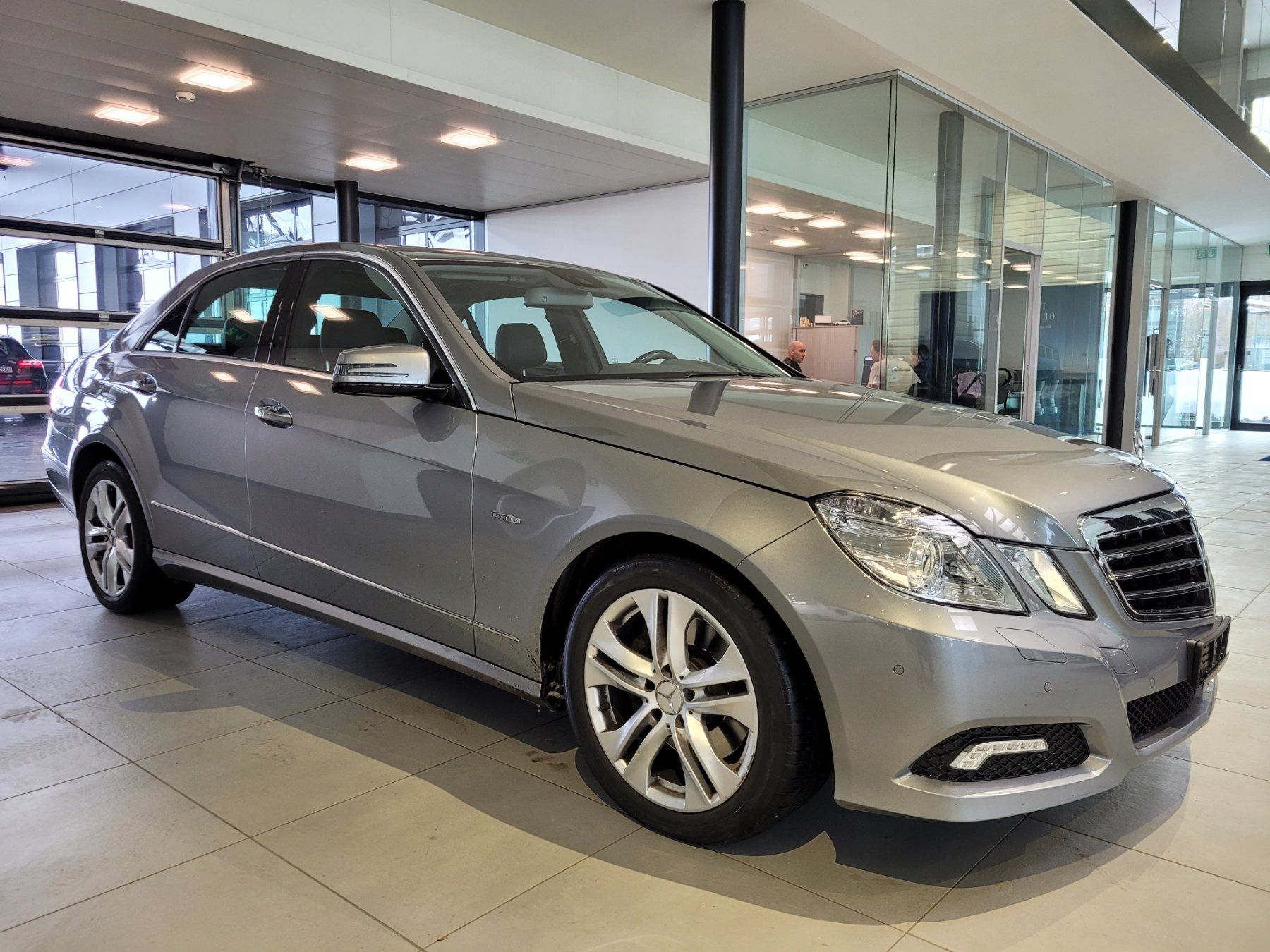 Mercedes-Benz Autos: Mercedes-Benz E 350 CGI BlueEff. Avantgarde – Gebraucht aus St. Gallen von  7