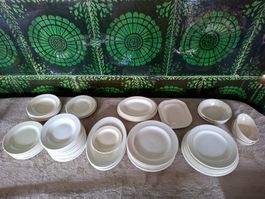 Antikes Puppen-Geschirr-Set, 50 Teile, creme zusammen