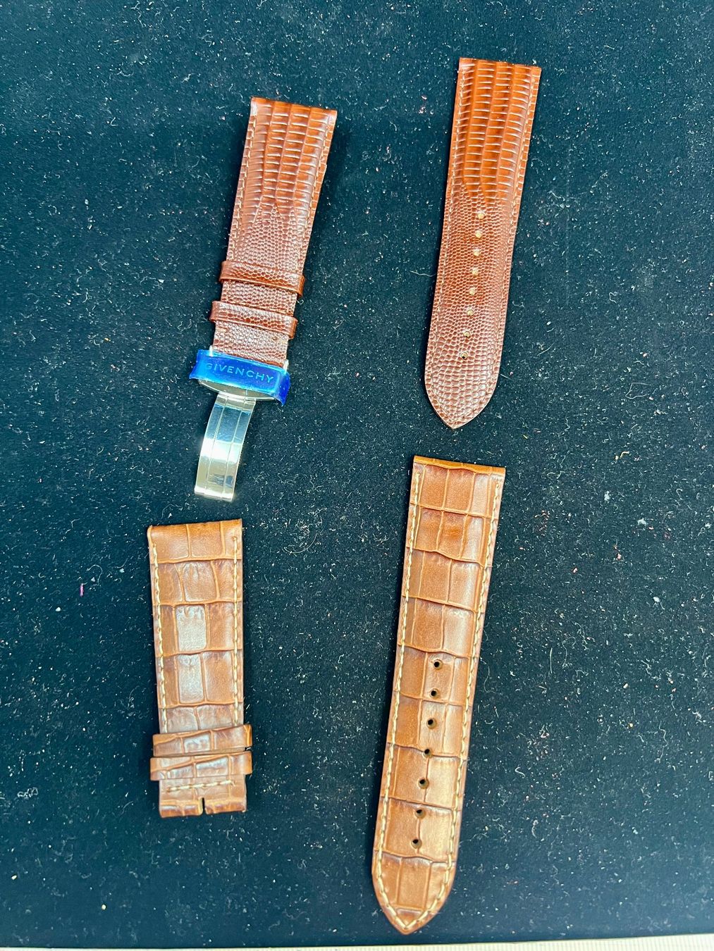 Givenchy Bracelets: Givenchy 2 bracelet 24 en cuir – Neuf (Voir description) à Sion par ROBY_ROBY_ROBY 2
